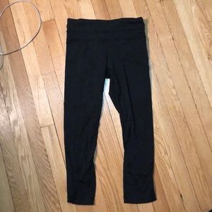 Lulu lemon mid calf black leggings